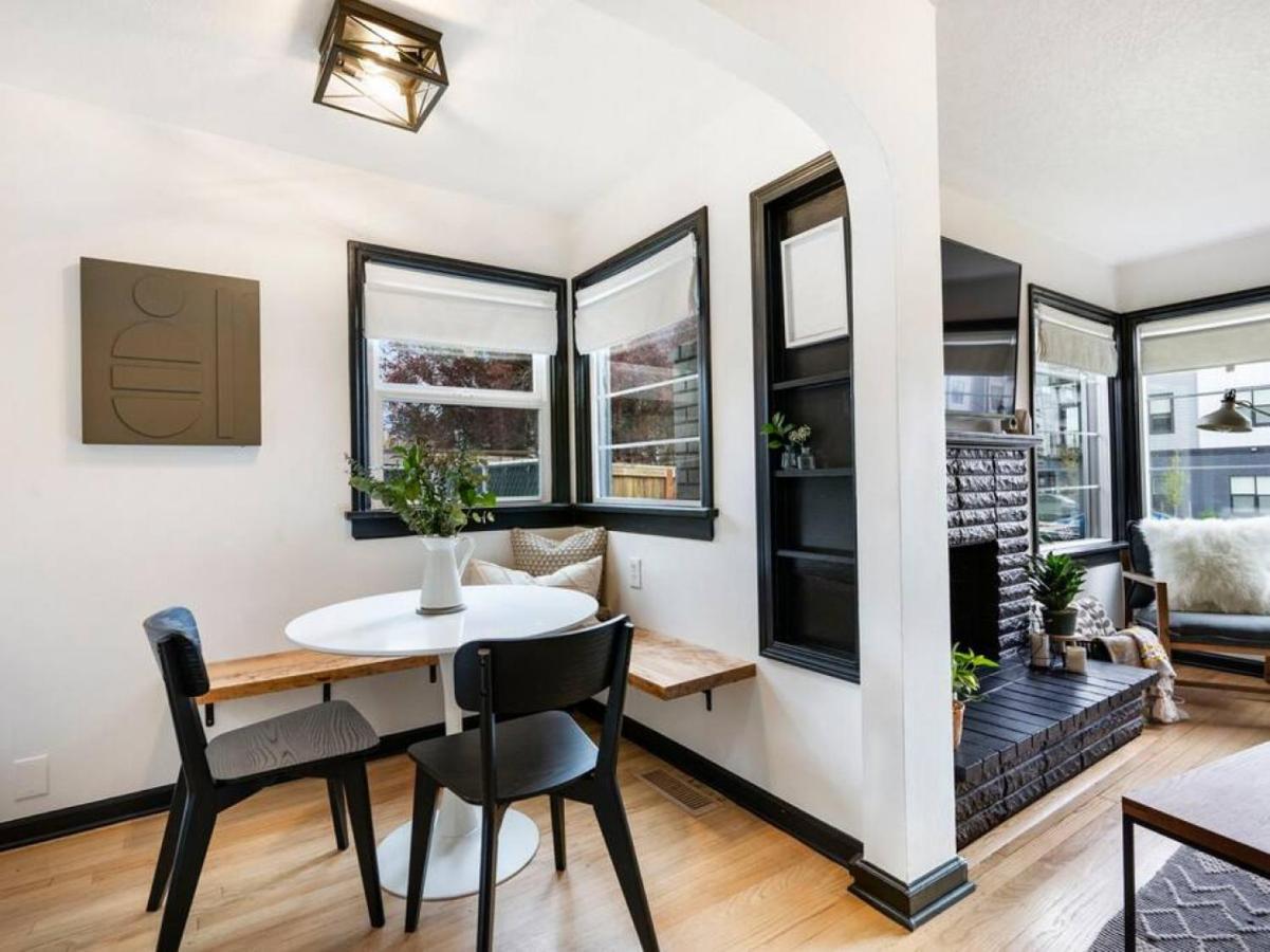 Picture Perfect Bungalow In The Heart Of Dt Vancouver Exteriör bild
