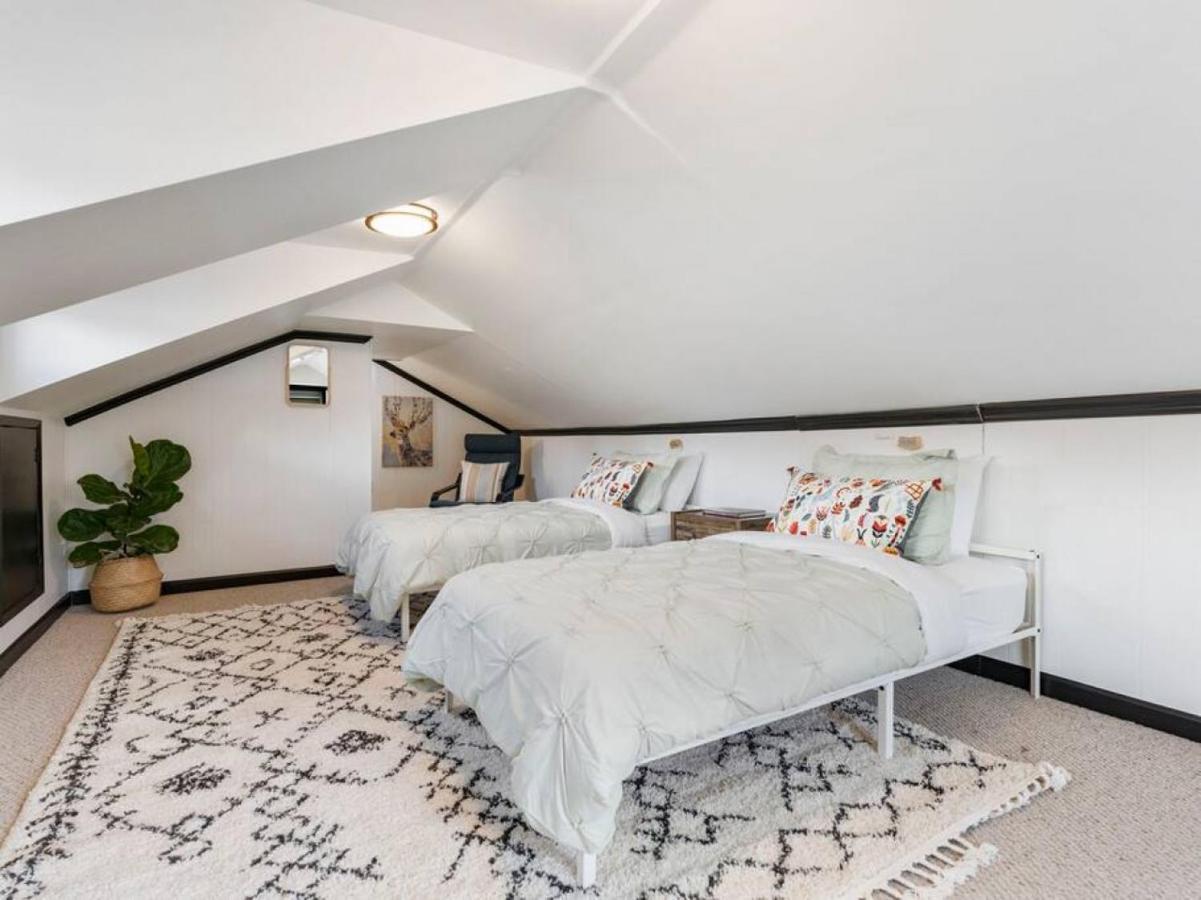 Picture Perfect Bungalow In The Heart Of Dt Vancouver Exteriör bild