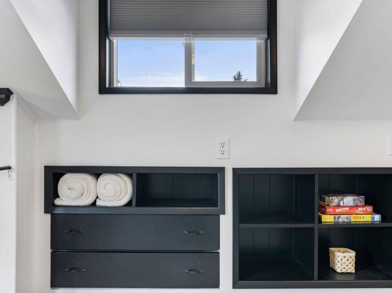 Picture Perfect Bungalow In The Heart Of Dt Vancouver Exteriör bild